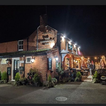 The Emmbrook Inn Hotel Wokingham Dış mekan fotoğraf