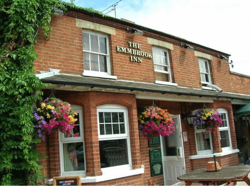 The Emmbrook Inn Hotel Wokingham Dış mekan fotoğraf