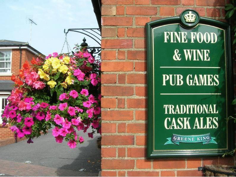 The Emmbrook Inn Hotel Wokingham Dış mekan fotoğraf