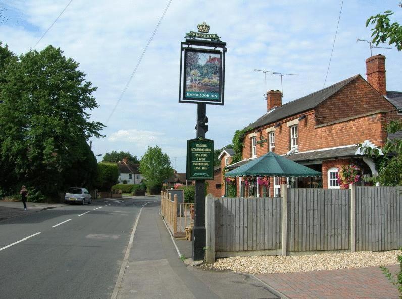 The Emmbrook Inn Hotel Wokingham Dış mekan fotoğraf