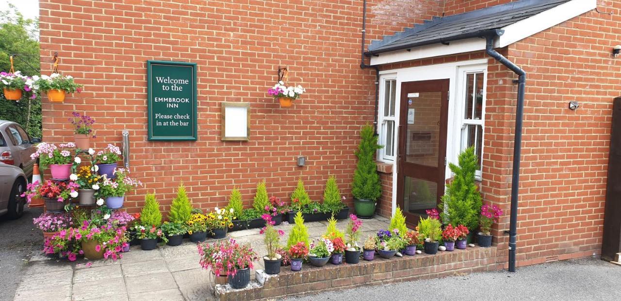 The Emmbrook Inn Hotel Wokingham Dış mekan fotoğraf