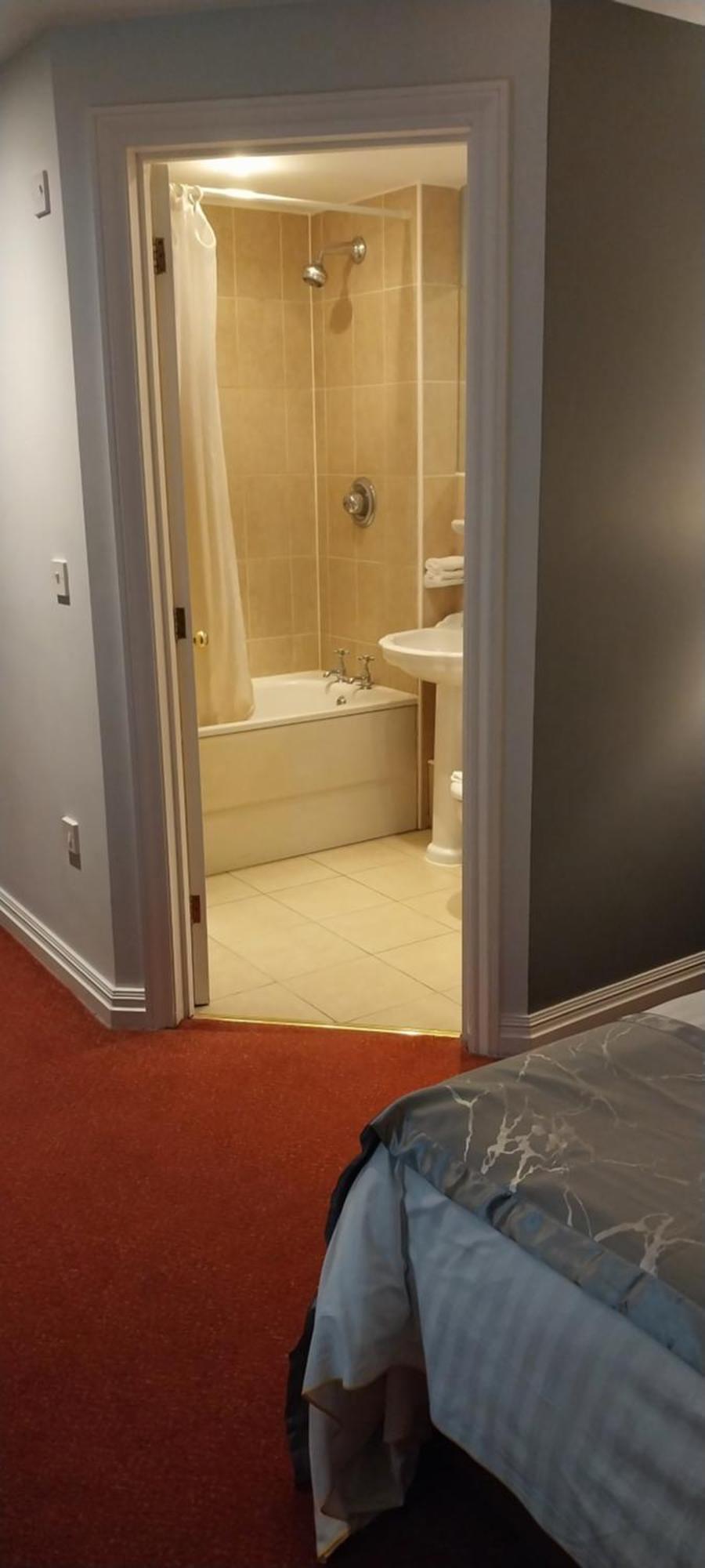 The Emmbrook Inn Hotel Wokingham Dış mekan fotoğraf