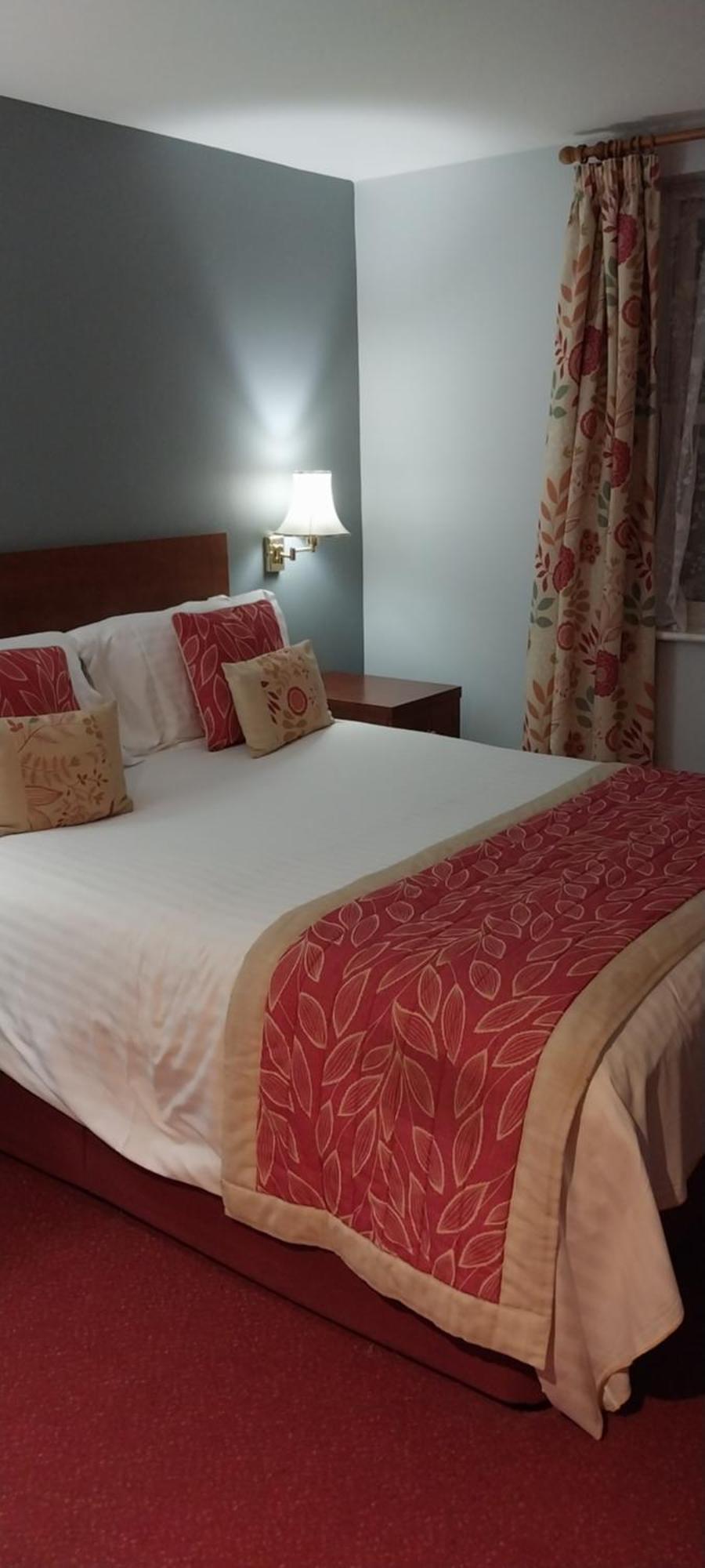 The Emmbrook Inn Hotel Wokingham Dış mekan fotoğraf