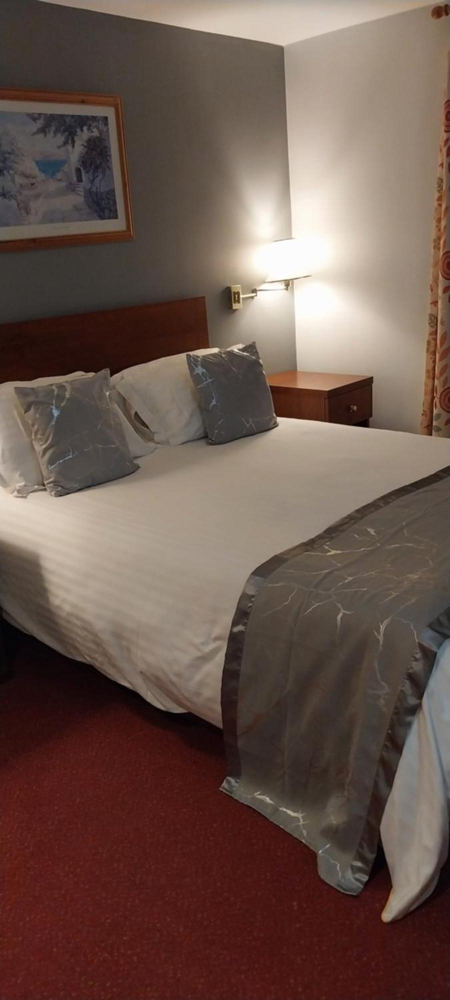 The Emmbrook Inn Hotel Wokingham Dış mekan fotoğraf