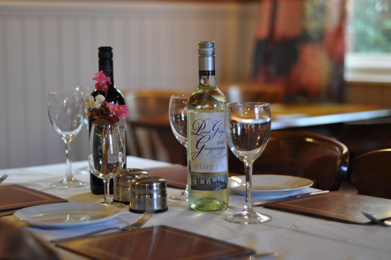 The Emmbrook Inn Hotel Wokingham Dış mekan fotoğraf