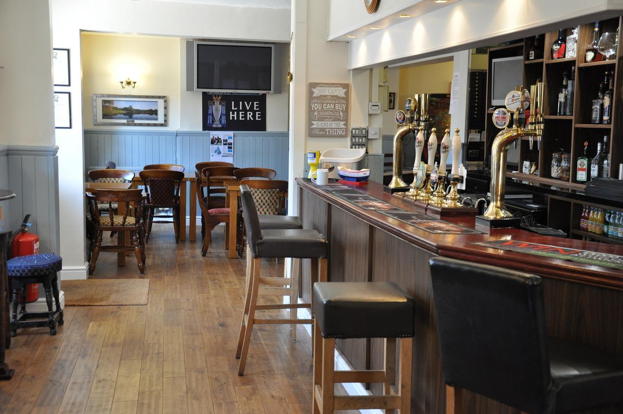 The Emmbrook Inn Hotel Wokingham Dış mekan fotoğraf