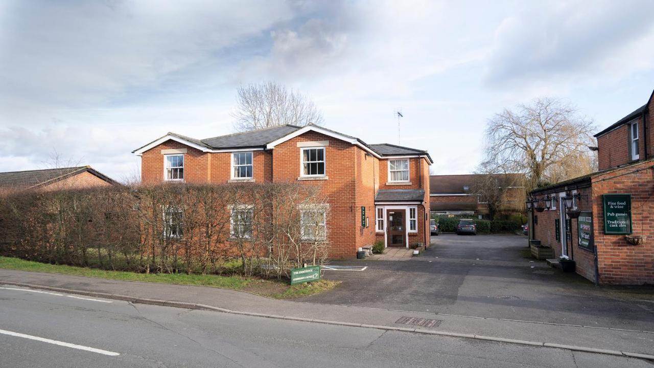 The Emmbrook Inn Hotel Wokingham Dış mekan fotoğraf