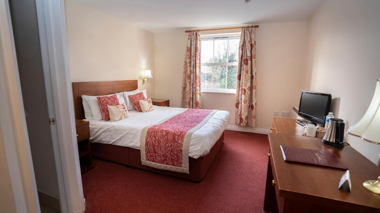 The Emmbrook Inn Hotel Wokingham Dış mekan fotoğraf